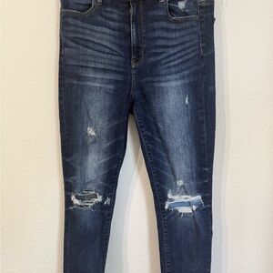 Women’s Dark Wash Distressed Skinny Jeans American eagle size 10